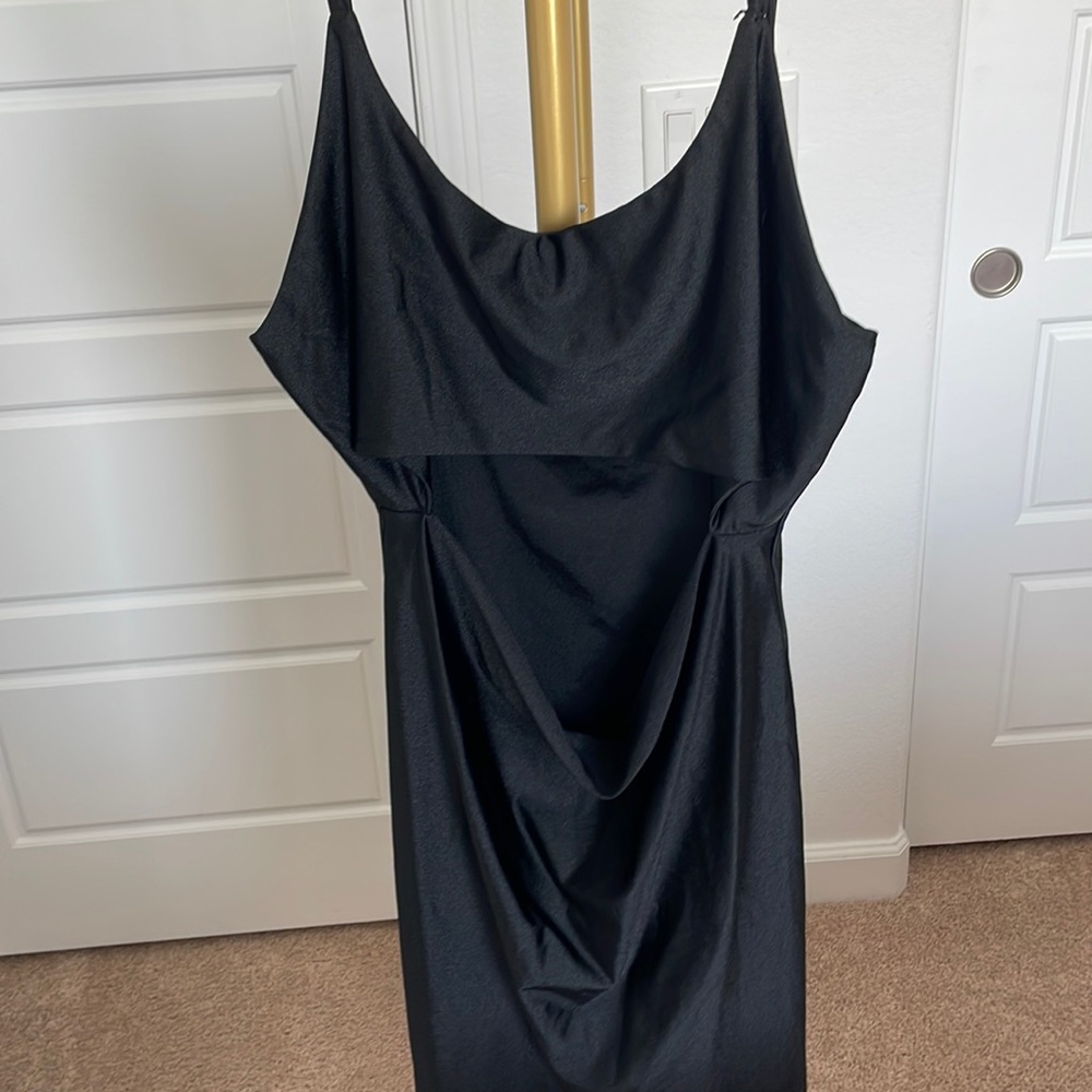 Fashion nova cut out under boob dress